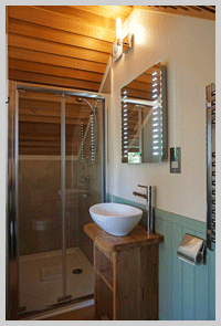 private shower room cedar lodge